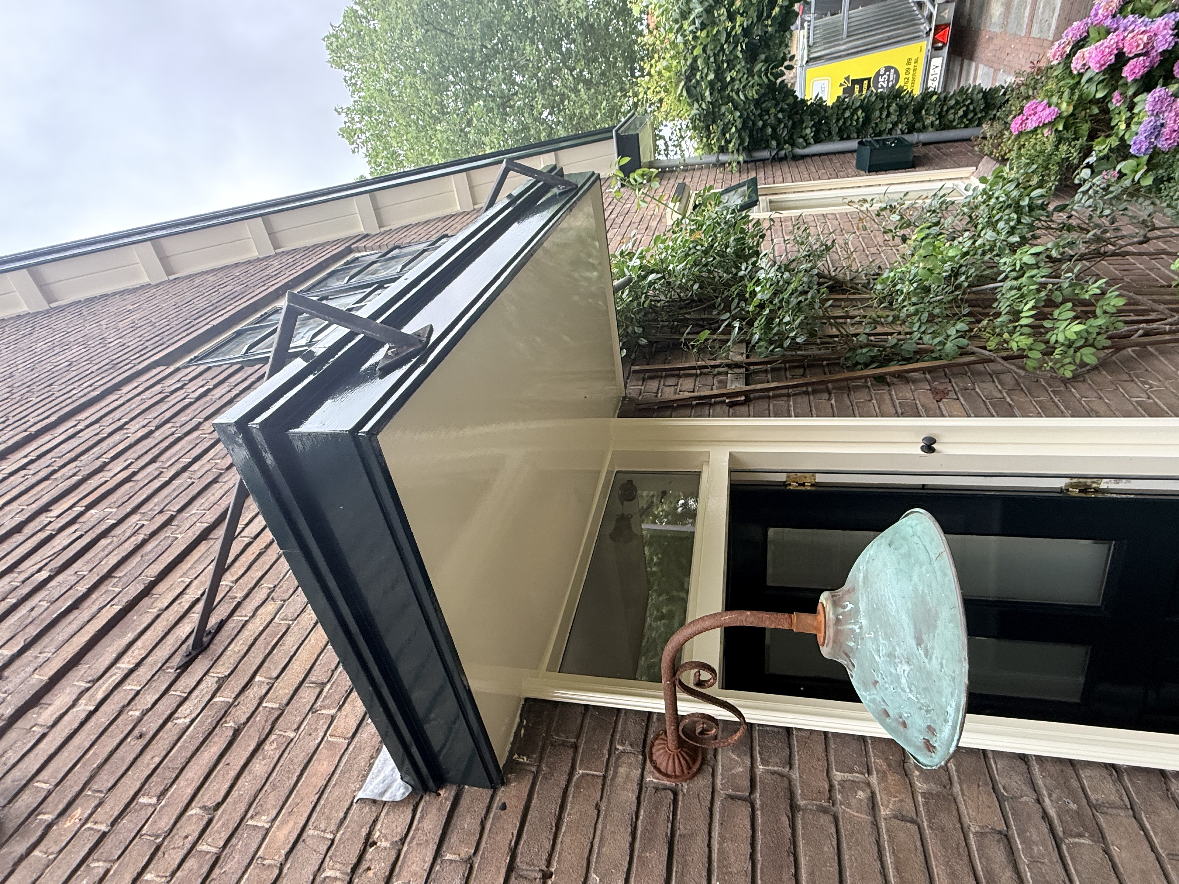     Afwerking overkapping en boeidelen na buitenschilderwerk in Dieren